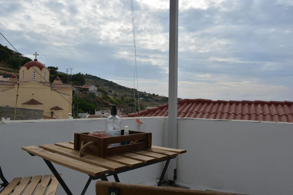 The House Of Grandma Zinios Villa Ioulis Exterior photo